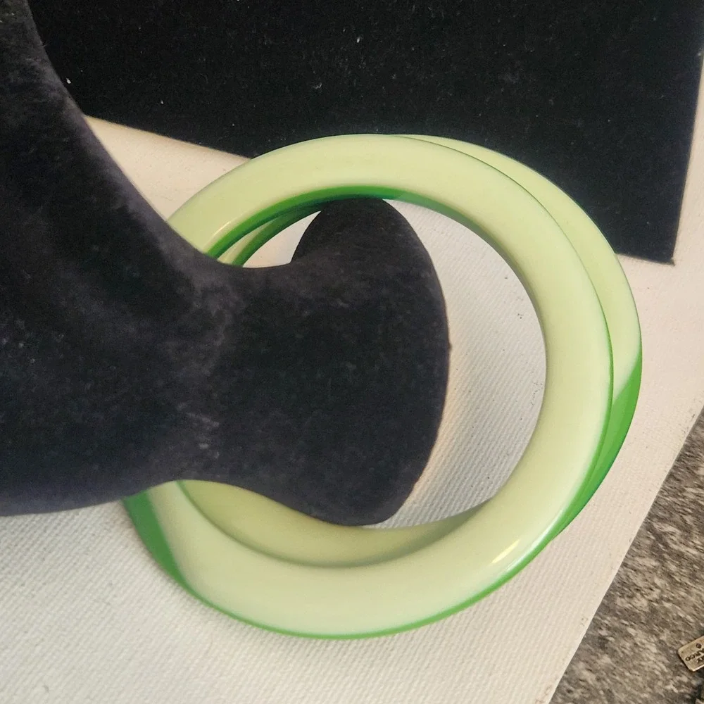 Green Resin acrylic Bangle Bracelet Set 4pc Round Wavy Scalloped Stackable Retro - Picture 7 of 14